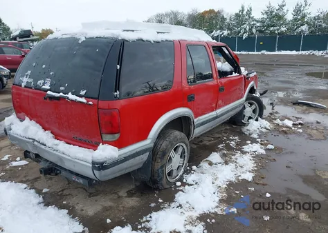 1997 Chevrolet Blazer Ls из США, поврежденный, VIN 1GNDT13WXV2104481